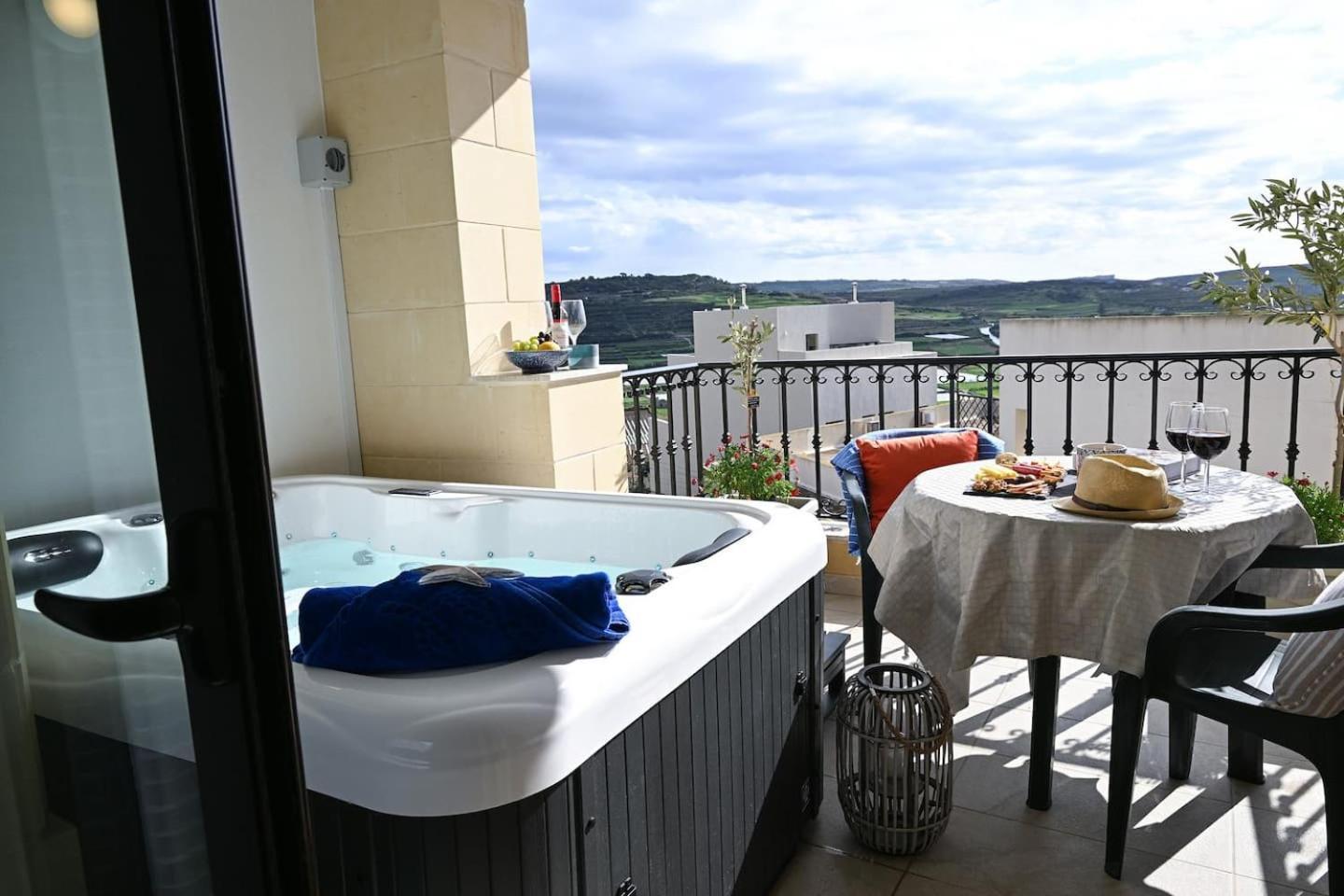 Fl 3 Ta'Lonza Luxury With Hot Tub By Homely メーリッハ エクステリア 写真