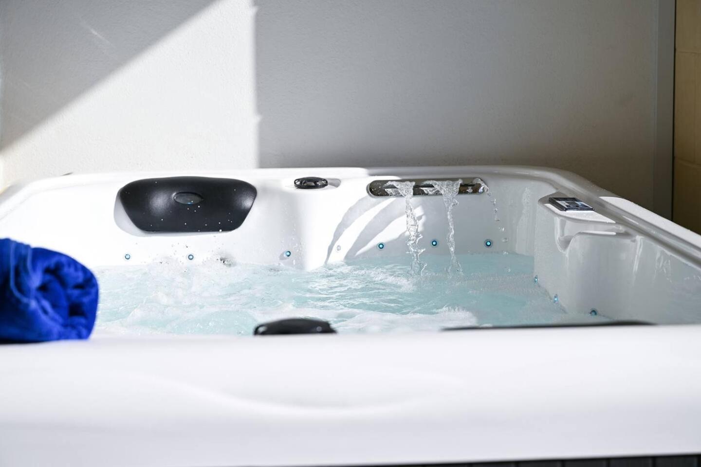 Fl 3 Ta'Lonza Luxury With Hot Tub By Homely メーリッハ エクステリア 写真