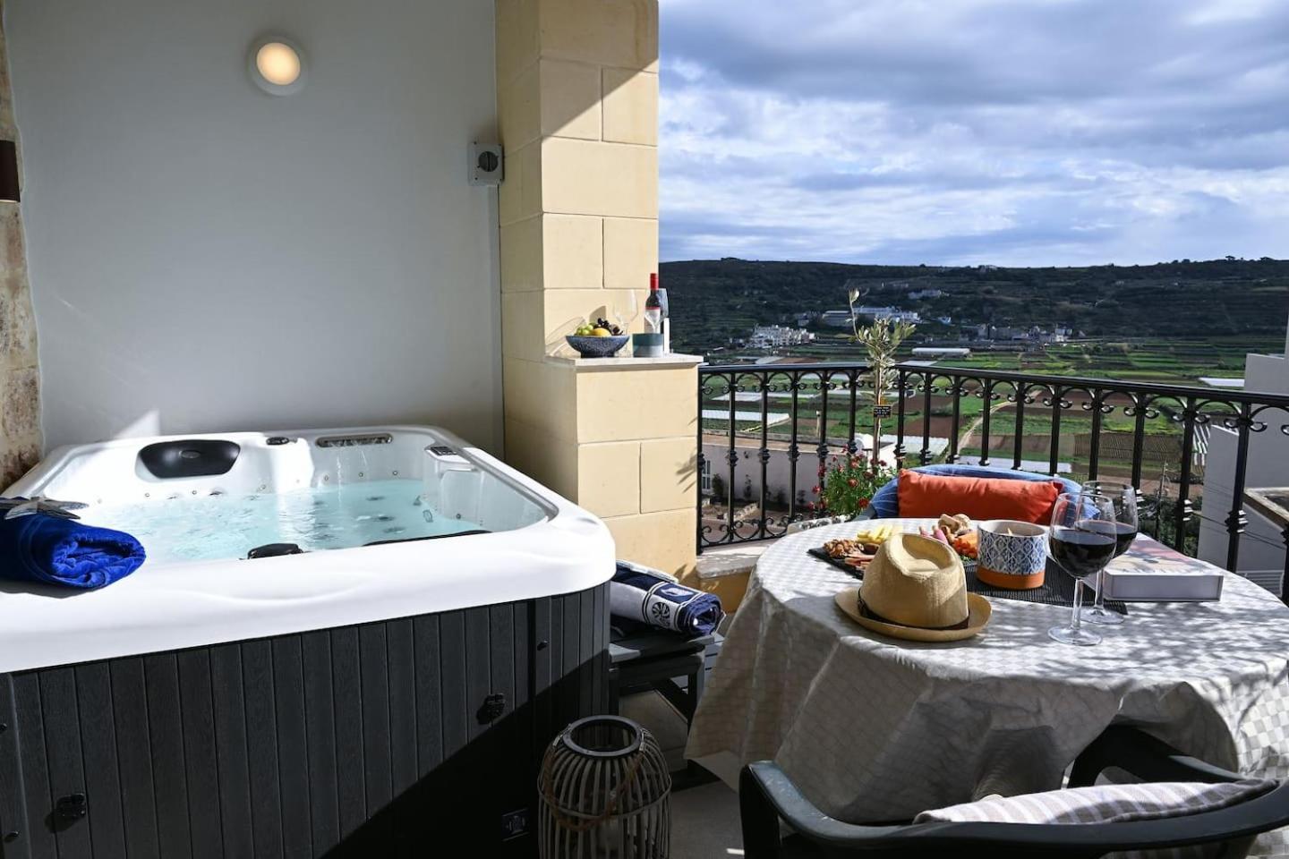 Fl 3 Ta'Lonza Luxury With Hot Tub By Homely メーリッハ エクステリア 写真