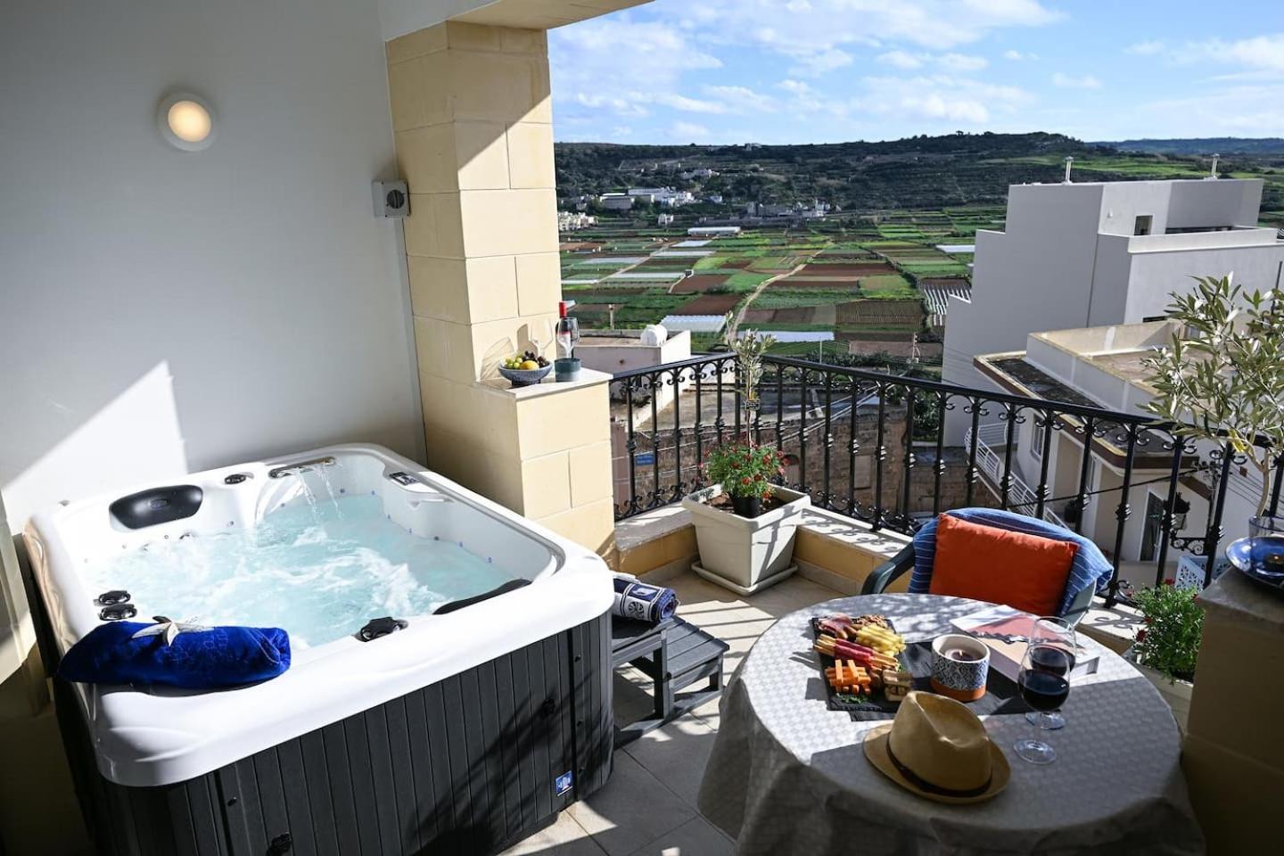 Fl 3 Ta'Lonza Luxury With Hot Tub By Homely メーリッハ エクステリア 写真